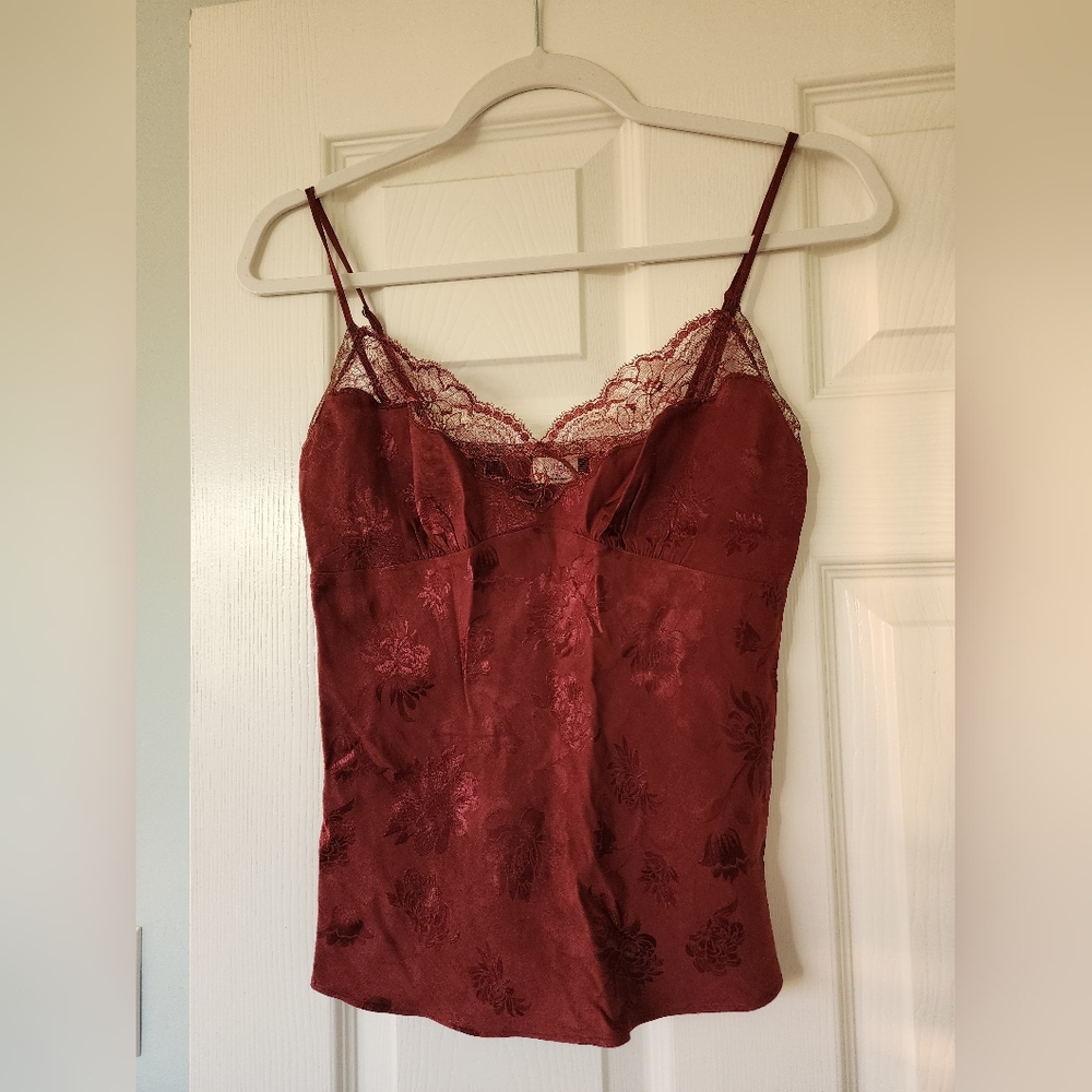 Aritzia wilfred red jacquard floral lace cami